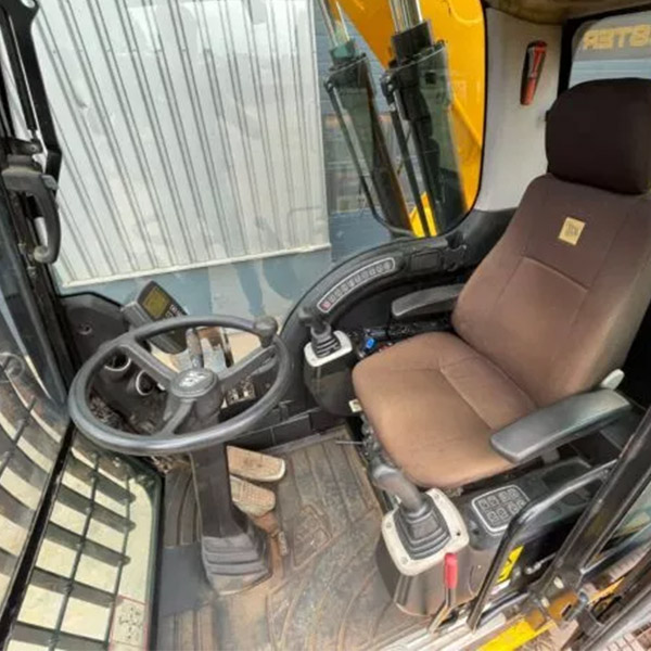 JCB JS200W Material Handler - Image 8