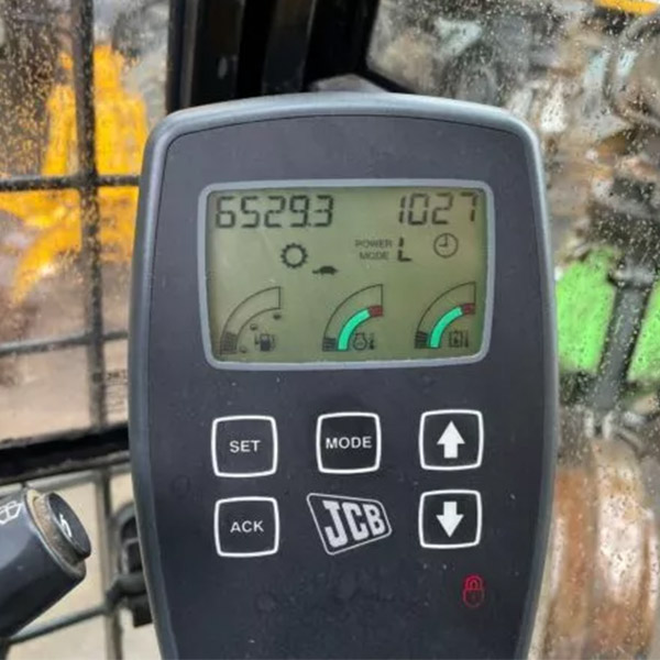 JCB JS200W Material Handler - Image 9